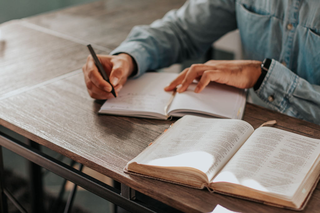 BIBLE STUDIES (APOSTLE EMMANUEL ADJEI)